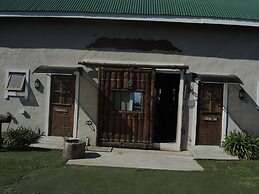 T'Niqua Stable Inn