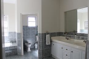 Cinnamon House Bed and Breakfast