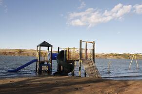 Lakefront Cottage in Manitou Beach
