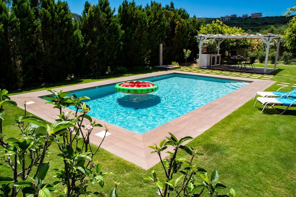 Villa Dimokratia