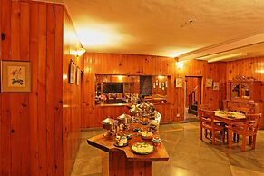 Cedar Lodge by Aahma