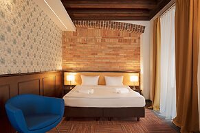 Palazzo Rosso Old Town