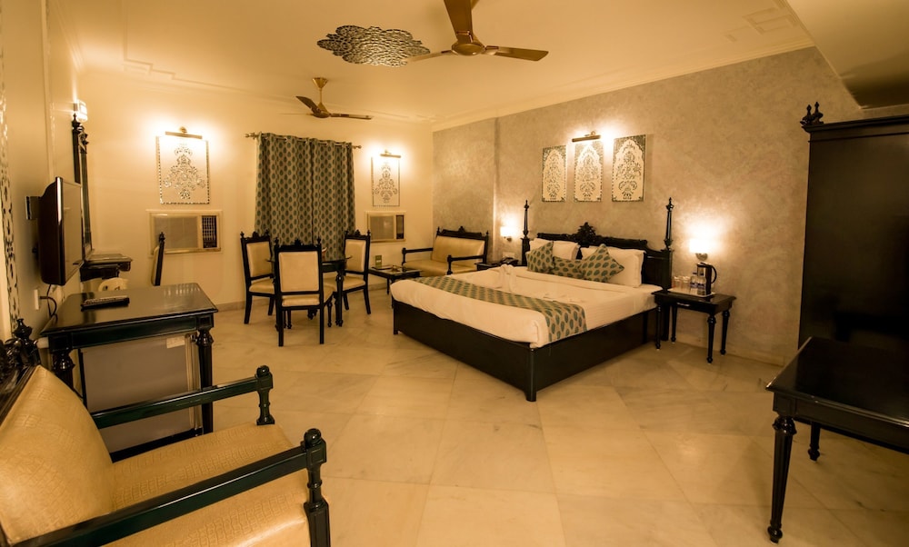 LMB Hotel
