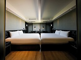 CHECK inn Taipei Main Station