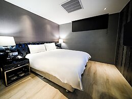 CHECK inn Taipei Main Station