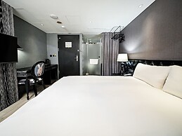 CHECK inn Taipei Main Station