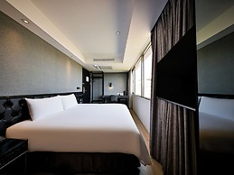 CHECK inn Taipei Main Station