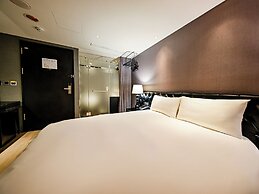 CHECK inn Taipei Main Station