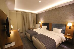 Garden Zara Hotel