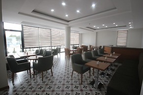 Garden Zara Hotel