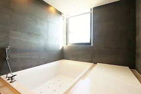 Premium AVA Hotel Sasang