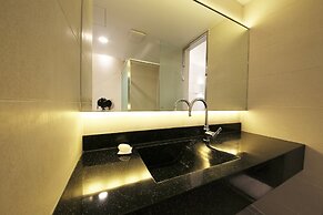 Premium AVA Hotel Sasang