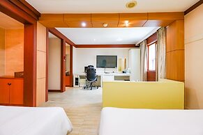 Charlot Castle Hotel