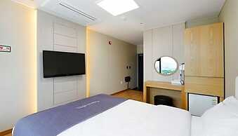 Paulownia Hostel & Guest House
