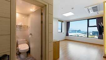 Paulownia Hostel & Guest House