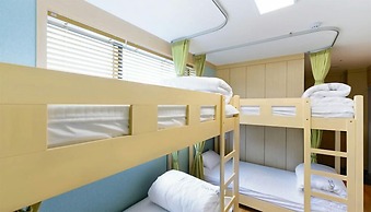 Paulownia Hostel & Guest House