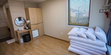 Paulownia Hostel & Guest House