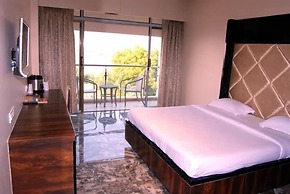 Hotel Apaar with Sea Face Garden Restaurant