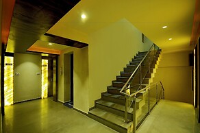 Hotel Apaar with Sea Face Garden Restaurant