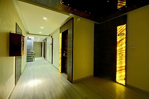 Hotel Apaar with Sea Face Garden Restaurant