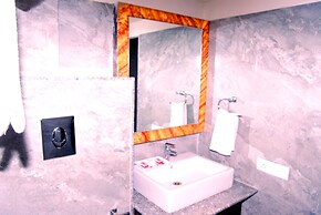Hotel Apaar with Sea Face Garden Restaurant