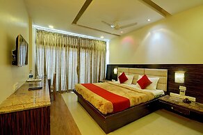 Hotel Apaar with Sea Face Garden Restaurant