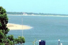 Hotel Apaar with Sea Face Garden Restaurant