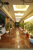 Glades Hotel