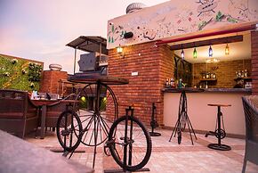 Glades Hotel