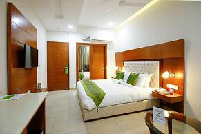 Mint Hotel Premia