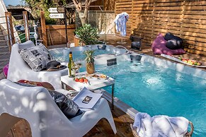 Osnata Boutique Suites