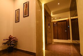 Roopa Elite
