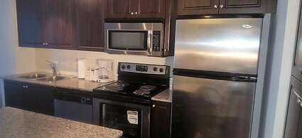 Lavish Suites - Luxury Condo - Downtown