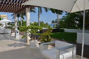 Magia Beachside Condo