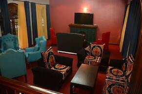 Karen Bomas Inn