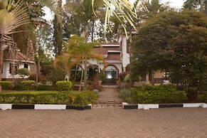 Karen Bomas Inn