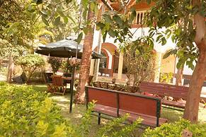 Karen Bomas Inn