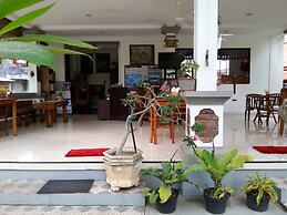 Puri Mandhara Lovina