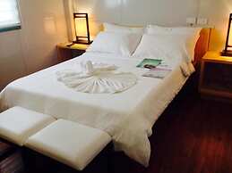 Shore Time Hotel Annex