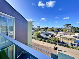Phillip Island Towers