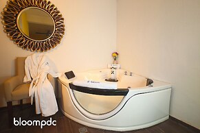 BLOOM Exclusive Boutique B&B - Adults Only