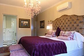 Baruch Guesthouse on Lovell