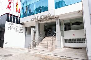 Petit Palace Apart Hotel Suites