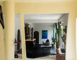 Kinbe Deluxe Boutique Hotel