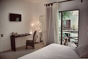 Kinbe Deluxe Boutique Hotel