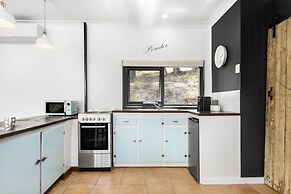 Karawatha Cottages B&B