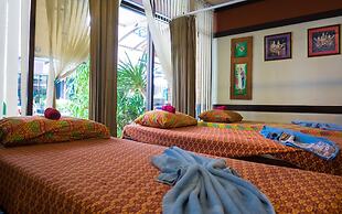 Patong Moon Inn Guesthouse
