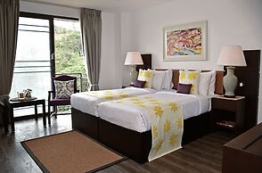 Fox Kandy by Fox Resorts- Luxury in the Mist
