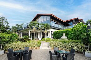 Fox Kandy by Fox Resorts- Luxury in the Mist