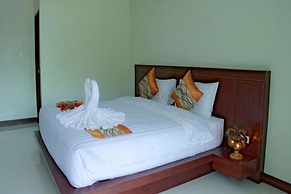 Palm Kiri Resort